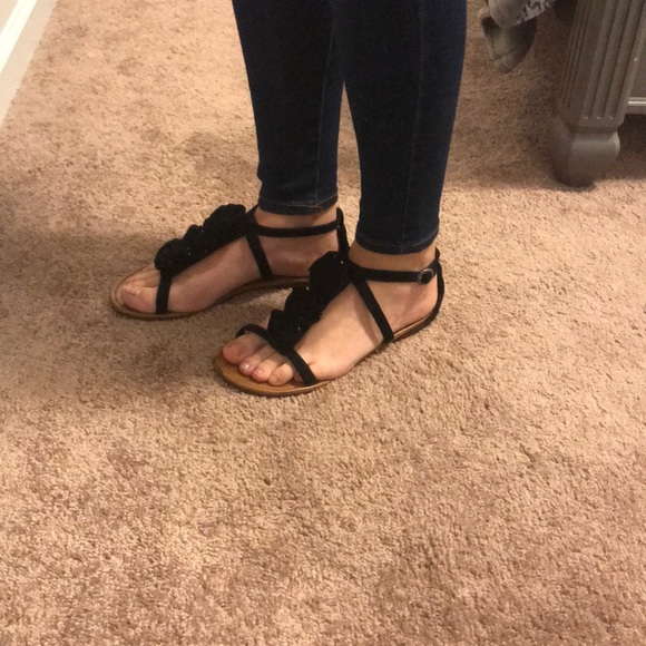 GAP black strappy sandals - Picture 2 of 5